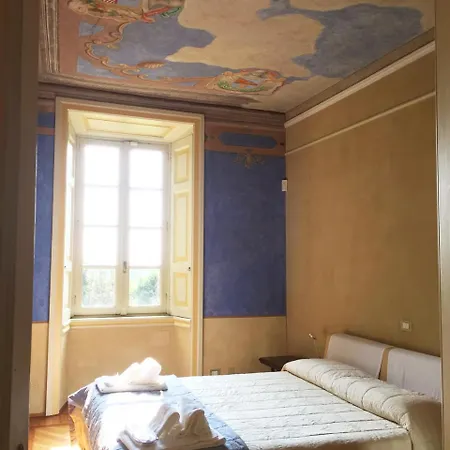 Historical Building Apartment Bergamo